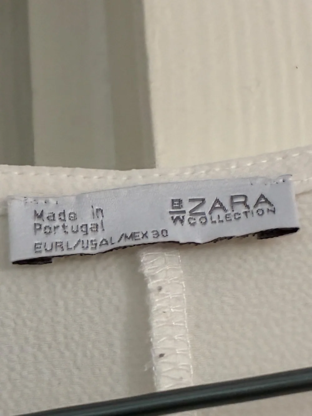 Zara abstract art floral blouse / top - Picture 5 of 6